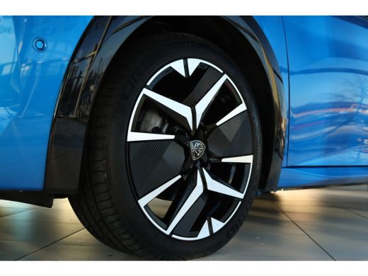 Peugeot 208 Hybrid 110 e-DCS6 GT | Cruise Control | 360 Camera | Navigatie | Carplay | Keyless | BLIS | 17 Inch ActivLease financial lease