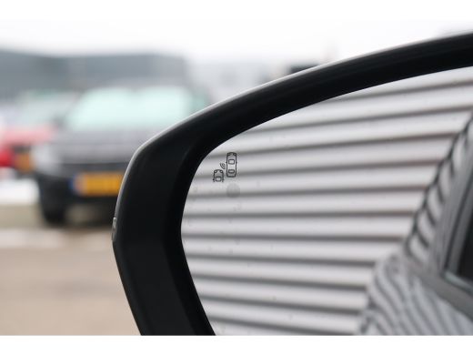 Peugeot 3008 1.2 PURETECH 130PK ALLURE CROSSWAY / NAVI / LEDER / XENON / CLIMA / LED / PDC / 19" LMV / KEYLESS... ActivLease financial lease