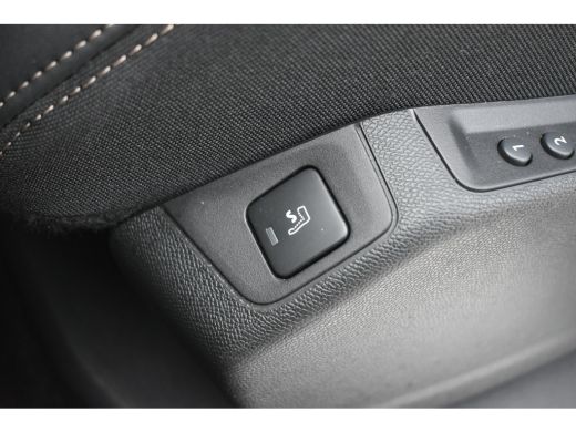 Peugeot 5008 1.2 Hybrid GT 145pk 7p. | Massage | Schuif-/Kanteldak | Elektr. Stoelen | Stoelverwarming | Elekt... ActivLease financial lease