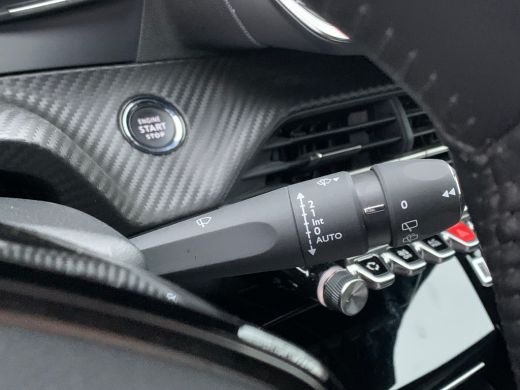 Peugeot e-2008 EV Allure 54 kWh Airco | Camera | Cruise Control | DAB | Keyless | LED | Navi | PDC V&A | ActivLease financial lease