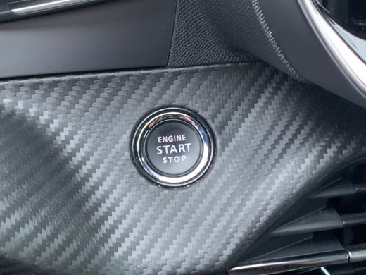 Peugeot e-2008 EV Allure 54 kWh Airco | Camera | Cruise Control | DAB | Keyless | LED | Navi | PDC V&A | ActivLease financial lease