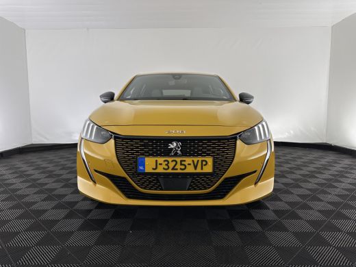 Peugeot e-208 EV GT 350 50 kWh [ 3-Fase ] {SOH-88%} (INCL-BTW) *LEATHER-ALCANTARA | FULL-LED | DIGI-COCKPIT | B... ActivLease financial lease