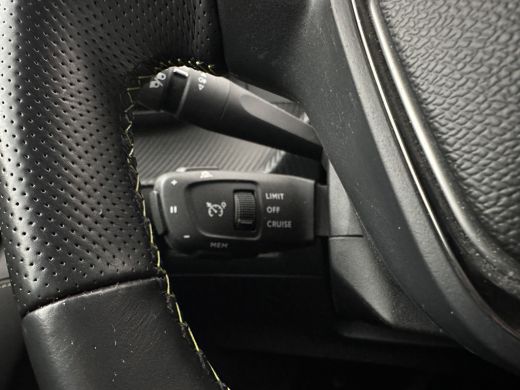 Peugeot e-208 EV GT 350 50 kWh [ 3-Fase ] {SOH-88%} (INCL-BTW) *LEATHER-ALCANTARA | FULL-LED | DIGI-COCKPIT | B... ActivLease financial lease