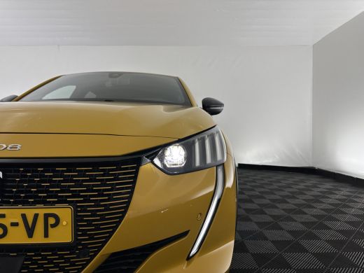 Peugeot e-208 EV GT 350 50 kWh [ 3-Fase ] {SOH-88%} (INCL-BTW) *LEATHER-ALCANTARA | FULL-LED | DIGI-COCKPIT | B... ActivLease financial lease