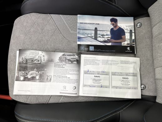 Peugeot e-208 EV GT 350 50 kWh [ 3-Fase ] {SOH-88%} (INCL-BTW) *LEATHER-ALCANTARA | FULL-LED | DIGI-COCKPIT | B... ActivLease financial lease