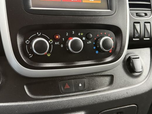 Renault Trafic 2.0 dCi 120 PK / L2H1 / DUBBELE CABINE / TREKHAAK / IMPERIAAL / 6-PERS / LED / AIRCO / CRUISE ActivLease financial lease