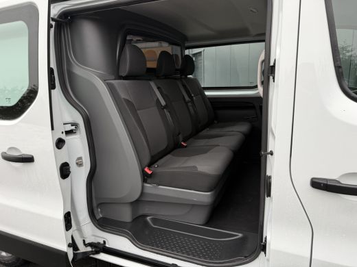 Renault Trafic 2.0 dCi 120 PK / L2H1 / DUBBELE CABINE / TREKHAAK / IMPERIAAL / 6-PERS / LED / AIRCO / CRUISE ActivLease financial lease