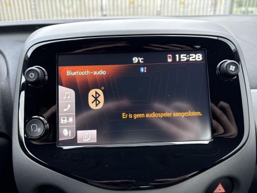 Toyota Aygo 1.0 VVT-i x-play **APPLE CARPLAY/ AIRCO/ BEGRENZER/ 36 MAANDEN GARANTIE** ActivLease financial lease