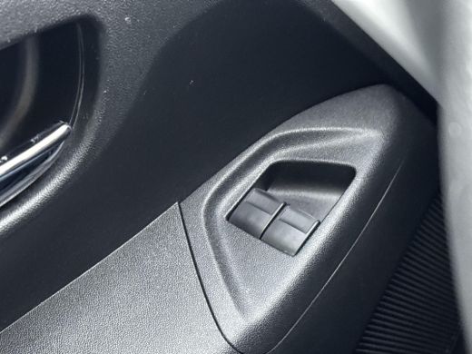 Toyota Aygo 1.0 VVT-i x-play **APPLE CARPLAY/ AIRCO/ BEGRENZER/ 36 MAANDEN GARANTIE** ActivLease financial lease