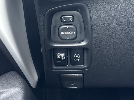 Toyota Aygo 1.0 VVT-i x-play **APPLE CARPLAY/ AIRCO/ BEGRENZER/ 36 MAANDEN GARANTIE** ActivLease financial lease