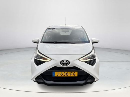 Toyota Aygo 1.0 VVT-i x-play **APPLE CARPLAY/ AIRCO/ BEGRENZER/ 36 MAANDEN GARANTIE** ActivLease financial lease