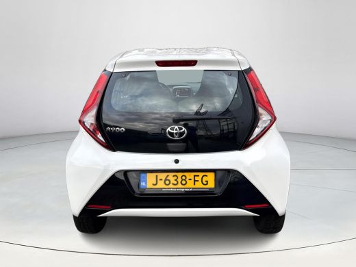 Toyota Aygo 1.0 VVT-i x-play **APPLE CARPLAY/ AIRCO/ BEGRENZER/ 36 MAANDEN GARANTIE** ActivLease financial lease