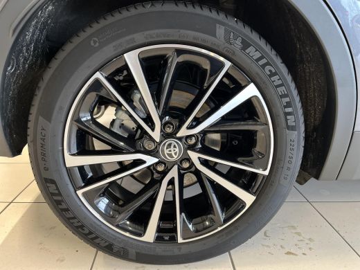 Toyota C-HR 2.0 Plug-in Hybrid 220 Executive | All-in prijs | Automaat | Stoelverwarming | voorstoel memory ActivLease financial lease