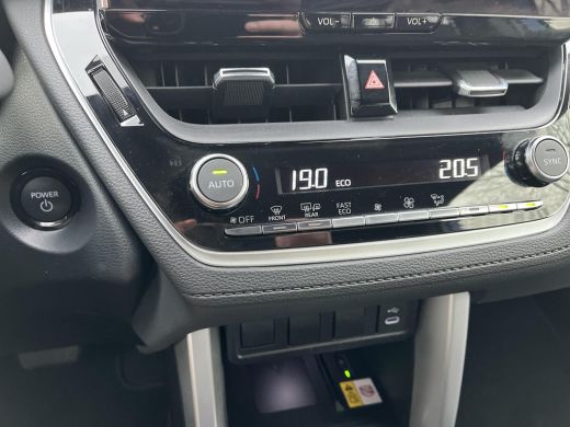 Toyota Corolla Cross Hybrid 140 Style | Navigatie | Parkeersensoren | Elektrische achterklep | 18 inch LM-velgen | ActivLease financial lease