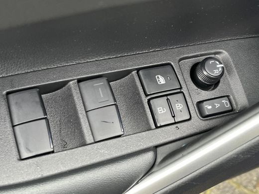 Toyota Corolla Cross Hybrid 140 Style | Navigatie | Parkeersensoren | Elektrische achterklep | 18 inch LM-velgen | ActivLease financial lease