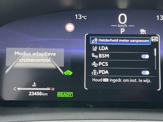 Toyota Corolla Cross Hybrid 140 Style | Navigatie | Parkeersensoren | Elektrische achterklep | 18 inch LM-velgen | ActivLease financial lease