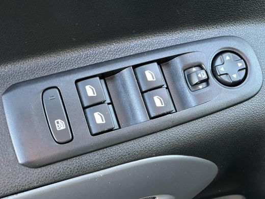 Toyota ProAce ProAce city Verso 50KWH Lang 7P | Navigatie | Parkeersensoren | Stoelverwarming | Keyless entry | ActivLease financial lease