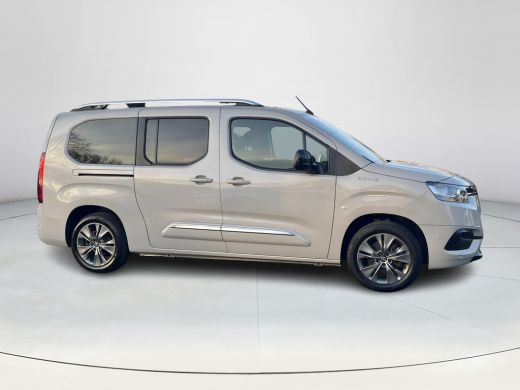 Toyota ProAce ProAce city Verso 50KWH Lang 7P | Navigatie | Parkeersensoren | Stoelverwarming | Keyless entry | ActivLease financial lease
