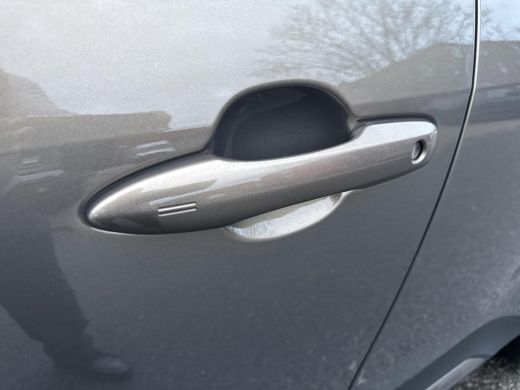 Toyota Yaris Cross 1.5 Hybrid 115 Dynamic Comfort Pack | 06-10141018 Voor meer informatie ActivLease financial lease