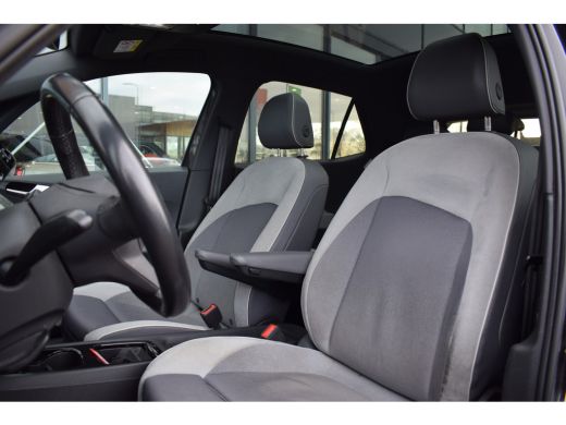 Volkswagen ID.3 First Max 58 kWh | Trekhaak | Pano | Stuur- en Stoelverwarming ActivLease financial lease