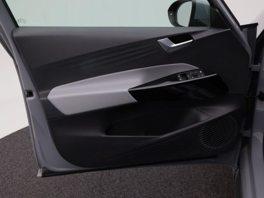 Volkswagen ID.3 First Plus 58 kWh | Panoramadak | Adaptive Cruise | Climate Control | Stoelverwarming | Navigatie... ActivLease financial lease