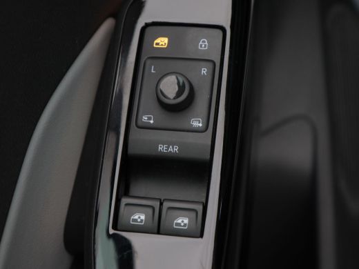 Volkswagen ID.3 First Plus 58 kWh | Panoramadak | Adaptive Cruise | Climate Control | Stoelverwarming | Navigatie... ActivLease financial lease