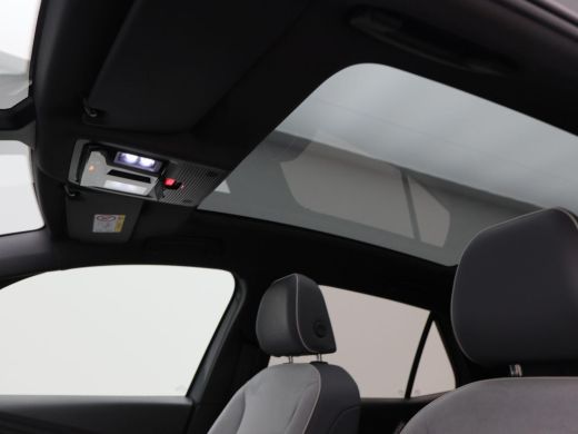 Volkswagen ID.3 First Plus 58 kWh | Panoramadak | Adaptive Cruise | Climate Control | Stoelverwarming | Navigatie... ActivLease financial lease