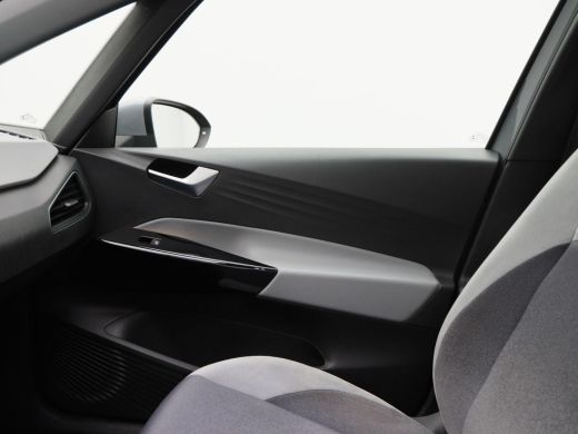 Volkswagen ID.3 First Plus 58 kWh | Panoramadak | Adaptive Cruise | Climate Control | Stoelverwarming | Navigatie... ActivLease financial lease