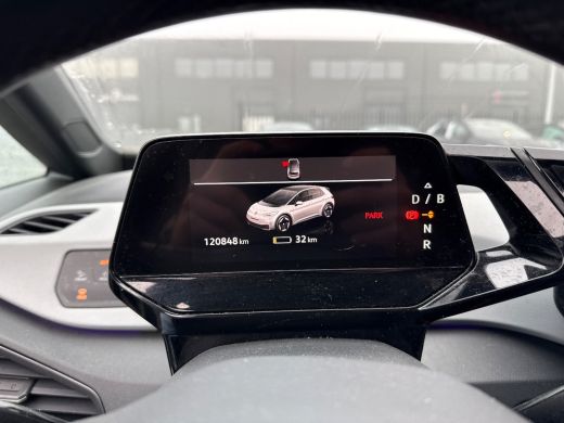 Volkswagen ID.3 First Plus 58 kWh Stoelverwarming | Camera | Trekhaak | | Achteruitrijcamera | Afwijkende dakkleu... ActivLease financial lease