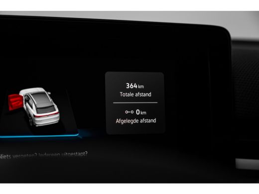 Volkswagen T-Roc 1.5 eTsi Life First Edition | Achterbank in delen neerklapbaar | Achteruitrijcamera | Alarmsysteem ActivLease financial lease