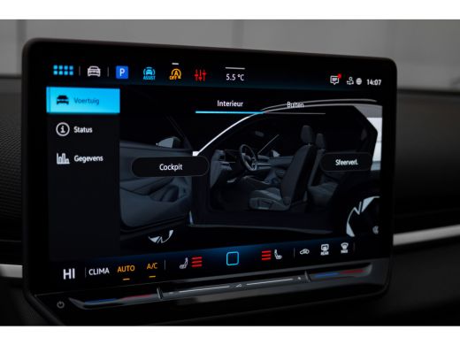 Volkswagen T-Roc 1.5 eTsi Life First Edition | Achterbank in delen neerklapbaar | Achteruitrijcamera | Alarmsysteem ActivLease financial lease