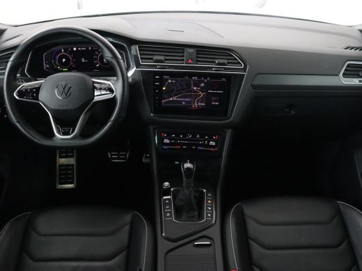 Volkswagen Tiguan 1.4 TSI eHybrid R Line | Panoramadak | Leder | Stoelverwarming | Trekhaak | 360 Camera | Adaptive... ActivLease financial lease