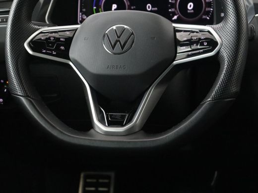 Volkswagen Tiguan 1.4 TSI eHybrid R Line | Panoramadak | Leder | Stoelverwarming | Trekhaak | 360 Camera | Adaptive... ActivLease financial lease