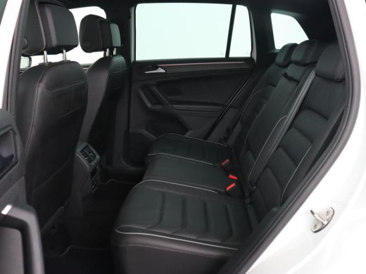 Volkswagen Tiguan 1.4 TSI eHybrid R Line | Panoramadak | Leder | Stoelverwarming | Trekhaak | 360 Camera | Adaptive... ActivLease financial lease