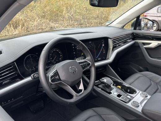 Volkswagen Touareg 3.0 TSi eHybrid ELEGANCE 4MOTION HEAD-UP/LUCHTVERING/PANORAMADAK ActivLease financial lease