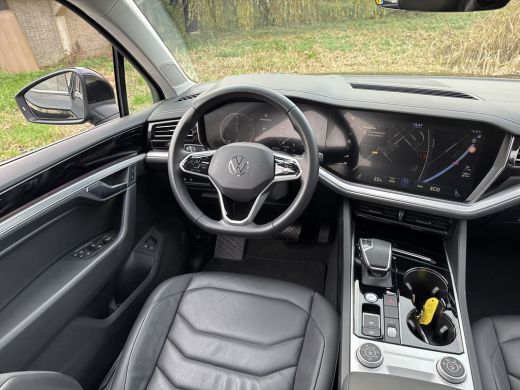 Volkswagen Touareg 3.0 TSi eHybrid ELEGANCE 4MOTION HEAD-UP/LUCHTVERING/PANORAMADAK ActivLease financial lease