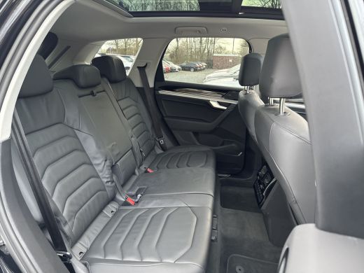 Volkswagen Touareg 3.0 TSi eHybrid ELEGANCE 4MOTION HEAD-UP/LUCHTVERING/PANORAMADAK ActivLease financial lease