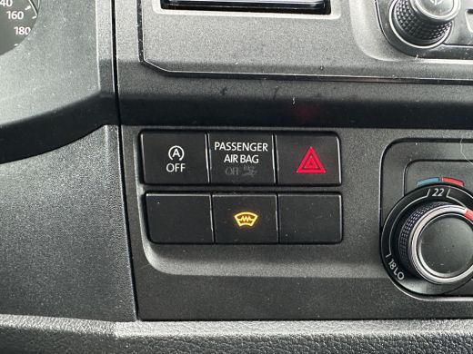 Volkswagen Transporter 2.0 TDI 102 PK / L1H1 / 1e EIG. / CAMERA / AIRCO / CRUISE / ACHTERKLEP / NETTE BUS ActivLease financial lease