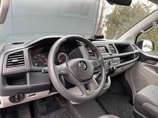 Volkswagen Transporter 2.0 TDI 102 PK / L1H1 / 1e EIG. / CAMERA / AIRCO / CRUISE / ACHTERKLEP / NETTE BUS ActivLease financial lease