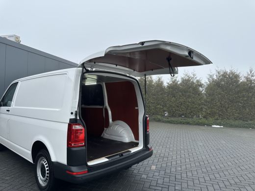 Volkswagen Transporter 2.0 TDI 102 PK / L1H1 / 1e EIG. / CAMERA / AIRCO / CRUISE / ACHTERKLEP / NETTE BUS ActivLease financial lease