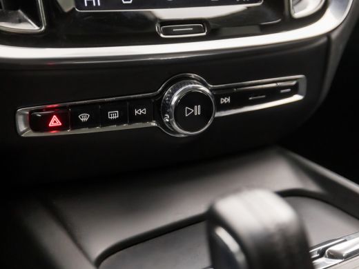 Volvo  V60 2.0 B3 Momentum 164Pk Automaat (GROOT NAVI, CAMERA, ADAPTIVE CRUISE, SPORTSTOELEN, LED KOPLAMPEN,... ActivLease financial lease