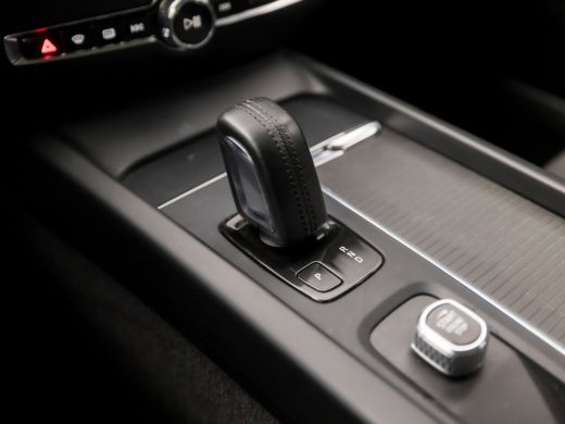 Volvo  V60 2.0 B3 Momentum 164Pk Automaat (GROOT NAVI, CAMERA, ADAPTIVE CRUISE, SPORTSTOELEN, LED KOPLAMPEN,... ActivLease financial lease