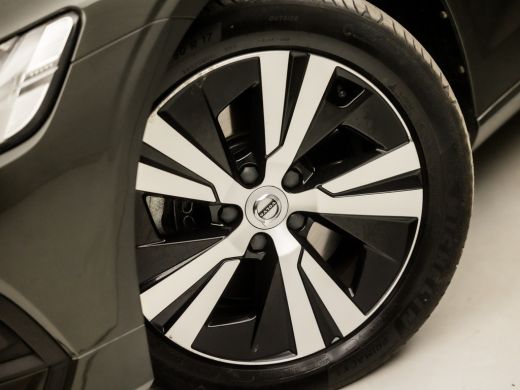 Volvo  V60 2.0 B3 Momentum 164Pk Automaat (GROOT NAVI, CAMERA, ADAPTIVE CRUISE, SPORTSTOELEN, LED KOPLAMPEN,... ActivLease financial lease