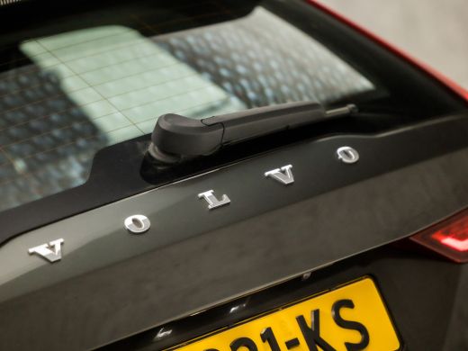 Volvo  V60 2.0 B3 Momentum 164Pk Automaat (GROOT NAVI, CAMERA, ADAPTIVE CRUISE, SPORTSTOELEN, LED KOPLAMPEN,... ActivLease financial lease