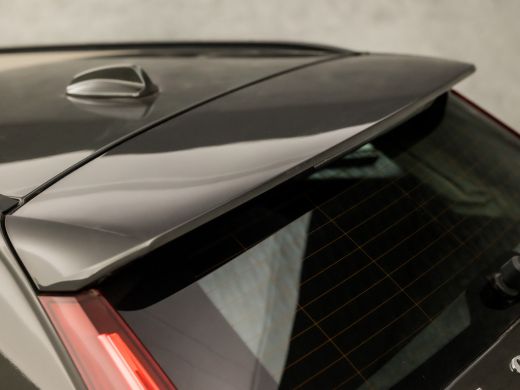 Volvo  V60 2.0 B3 Momentum 164Pk Automaat (GROOT NAVI, CAMERA, ADAPTIVE CRUISE, SPORTSTOELEN, LED KOPLAMPEN,... ActivLease financial lease