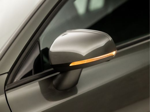 Volvo  V60 2.0 B3 Momentum 164Pk Automaat (GROOT NAVI, CAMERA, ADAPTIVE CRUISE, SPORTSTOELEN, LED KOPLAMPEN,... ActivLease financial lease