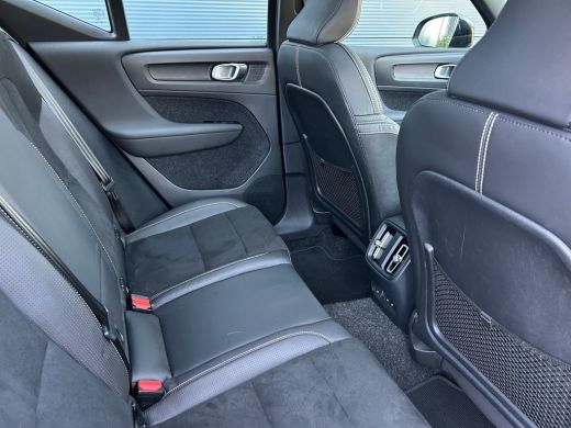 Volvo  XC40 Recharge P8 AWD R-Design | Soh 91% | Warmtepomp | Pano | Memory | Trekhaak | 360 camera | Harman/... ActivLease financial lease