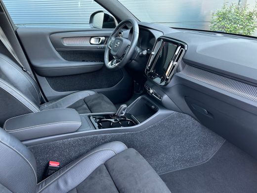 Volvo  XC40 Recharge P8 AWD R-Design | Soh 91% | Warmtepomp | Pano | Memory | Trekhaak | 360 camera | Harman/... ActivLease financial lease