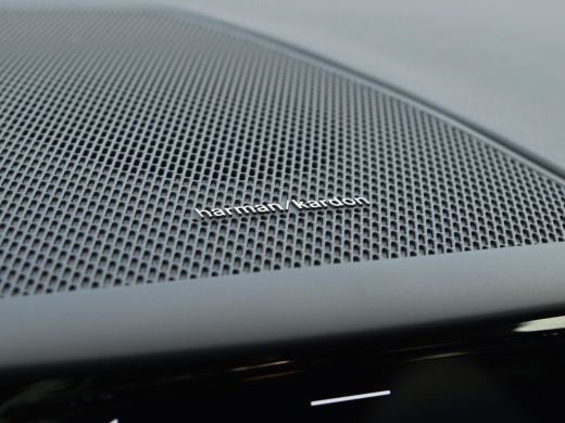 Volvo  XC60 2.0 T8 Recharge AWD Ultimate Dark ActivLease financial lease