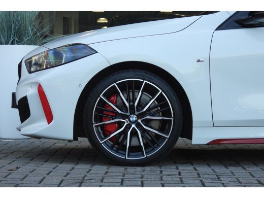 BMW 1 Serie 128ti Automaat / Panoramadak / M Sportstoelen / Achteruitrijcamera / M Sportonderstel /  Adaptiev... ActivLease financial lease